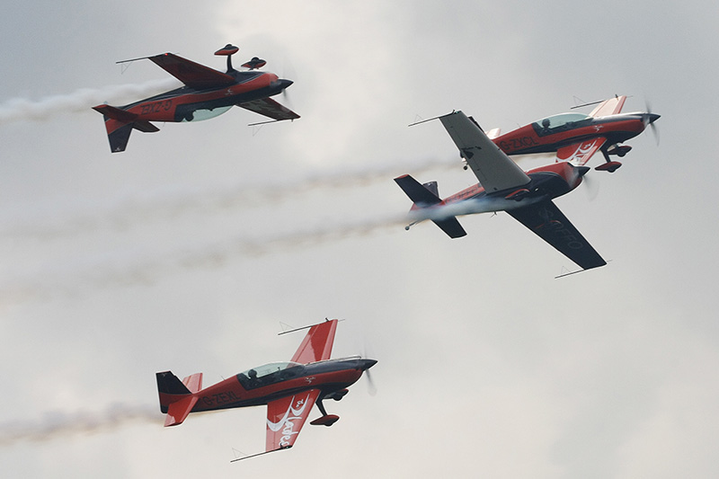 Extra 300Ls, The Blades