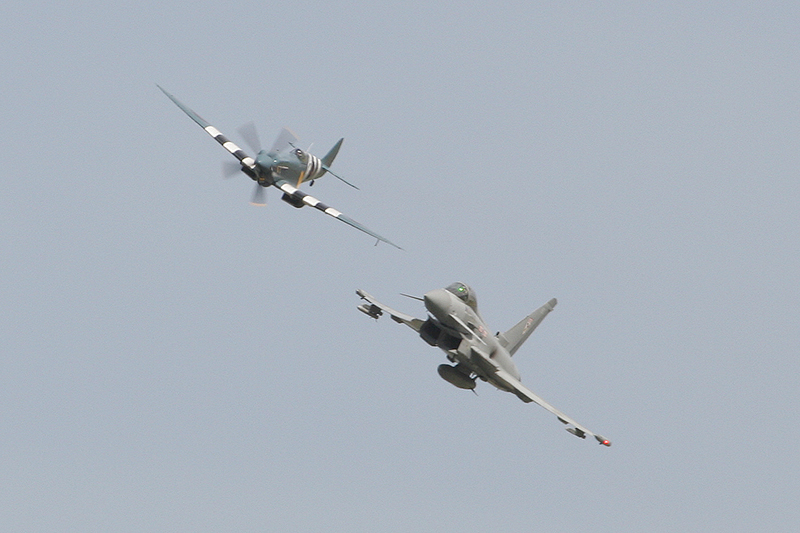Spitfire PR.XIX, BBMF, RAF<br>Typhoon F.2, 29(R) Sqn, RAF