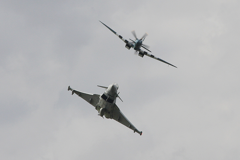 Spitfire PR.XIX, BBMF, RAF<br>Typhoon F.2, 29(R) Sqn, RAF