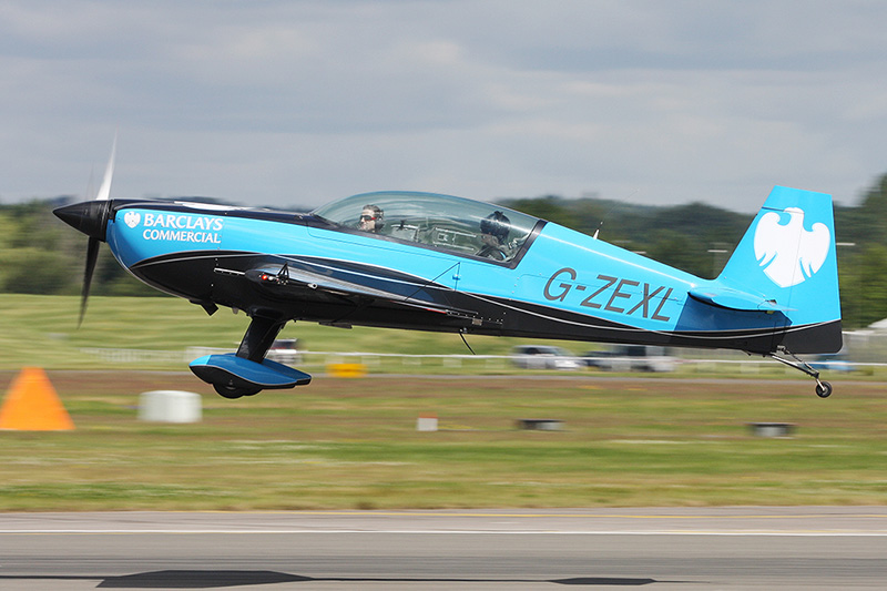 Extra 300L, The Blades