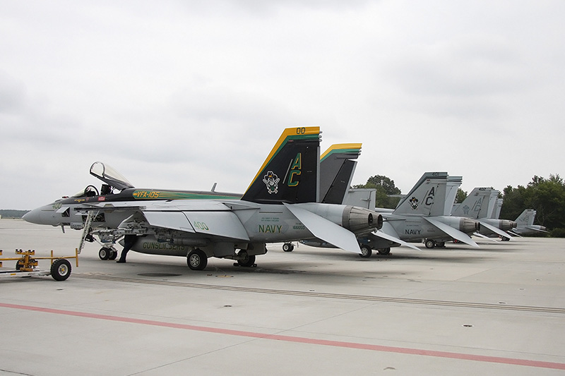 F/A-18E Super Hornets, VFA-105 <i>Gunslingers</i>, USN