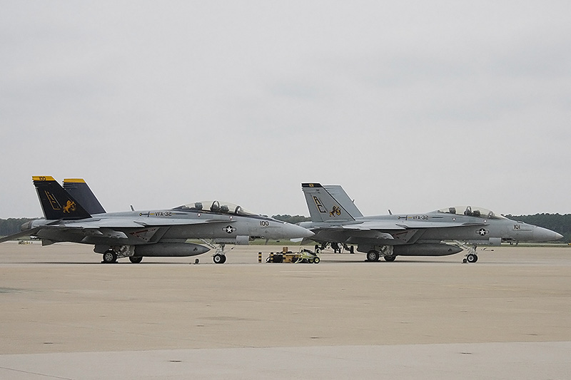 F/A-18F Super Hornets, VFA-32 <i>Swordsmen</i>, USN