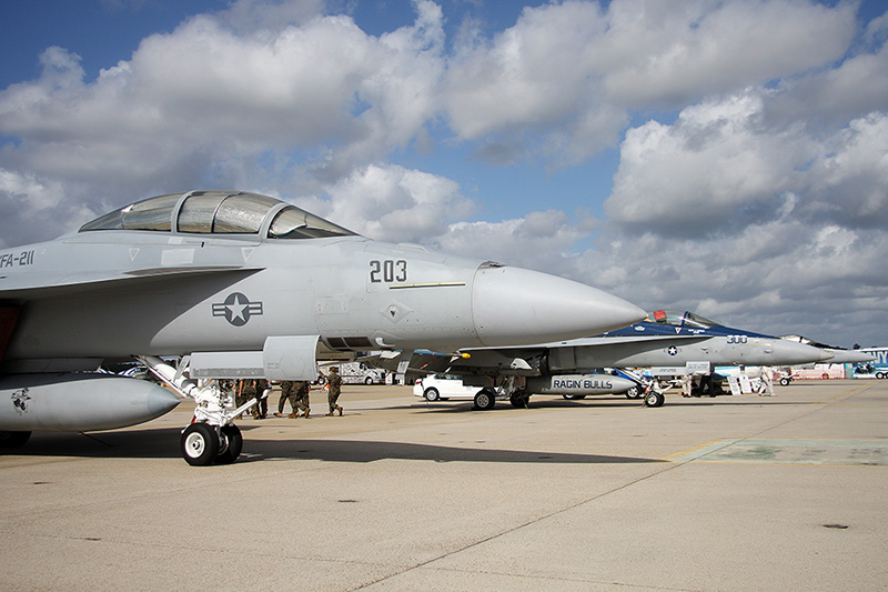 F/A-18F Super Hornet, VFA-211 <i>Fighting Checkmates</i>, USN<br>F/A-18C Hornet, VFA-37 <i>Ragin' Bulls</i>, USN